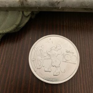 🆕 Disney 100 Memorable Collectable Coin - Mickey